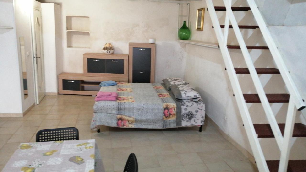 Casa Vacanze Battista 46 Grottaglie Buitenkant foto